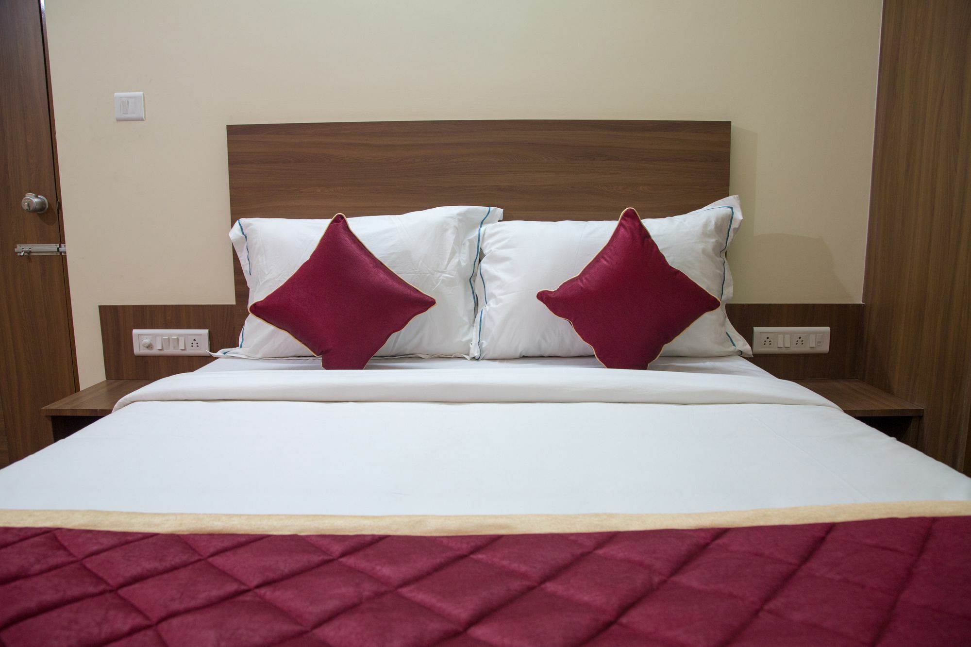 Hotel O Champion Comfort Near Hosahalli Metro Station Bangalore Exterior foto
